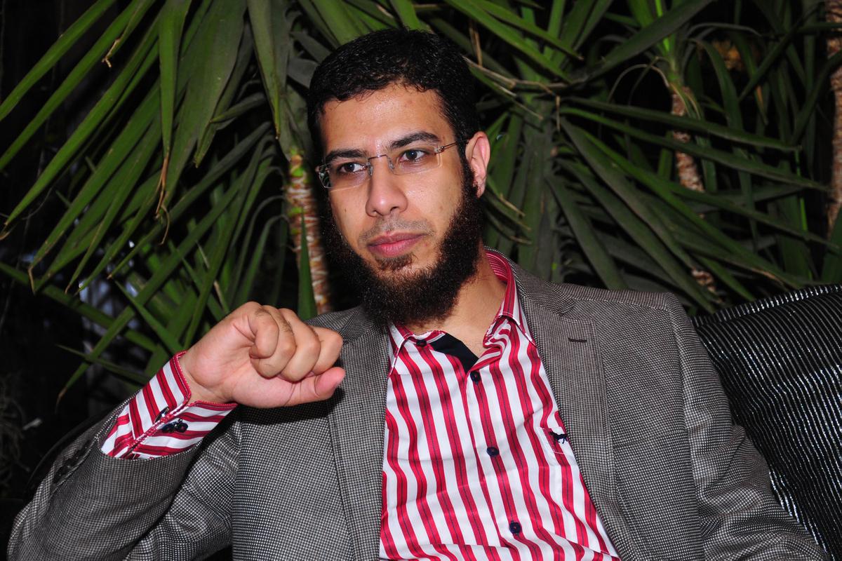 بكار: “لبيك اللهم عمرة عن أسامة بن لادن”.. ونشطاء فيس بوك: امسح هتتفضح