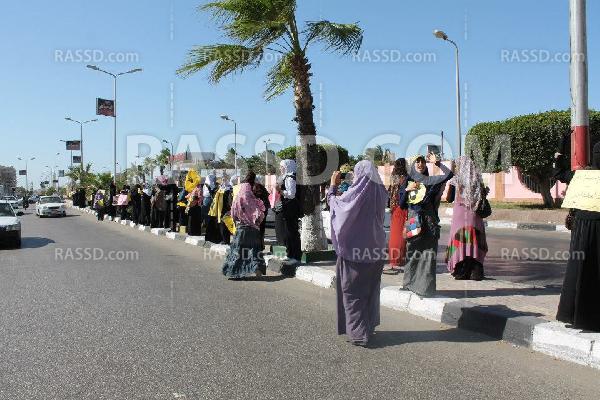 نساء ضد الانقلاب ببورسعيد ينظمن وقفة للإفراج عن المعتقلين