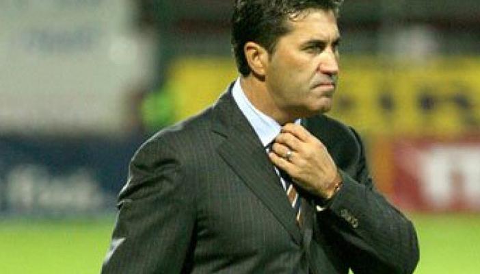 خاص لـ”رصد”: الأهلي يدرس عدم التعاقد مع “بيسيرو”