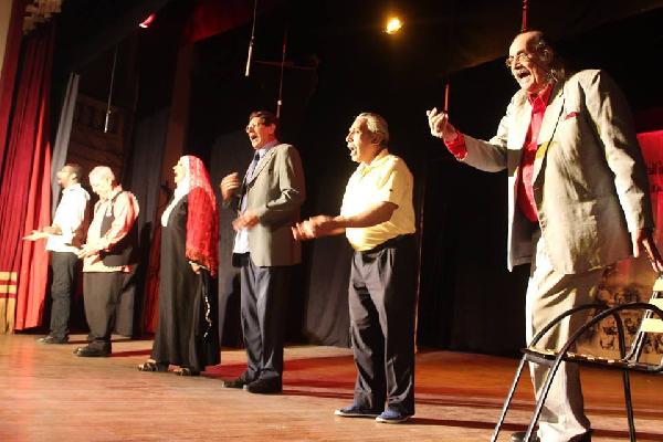 “مصر الثورة” يكرم ضباط أكتوبر وسط استياء من الحضور