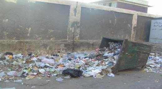 خبراء: 8 آلآف طن قمامة تحيط بالمدارس