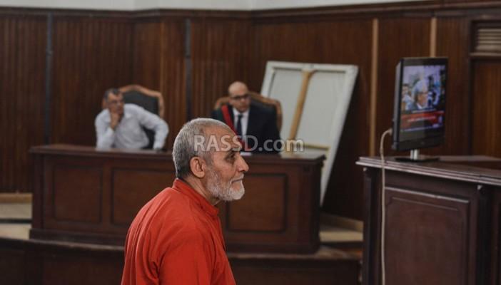 “جنايات الإسماعيلية” تؤجل محاكمة بديع و309 آخرين لـ17 أكتوبر