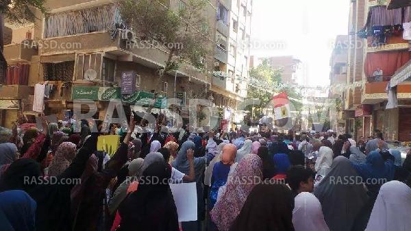 صور| مسيرة في المعادي تطالب بـ”بنزين للعربية”