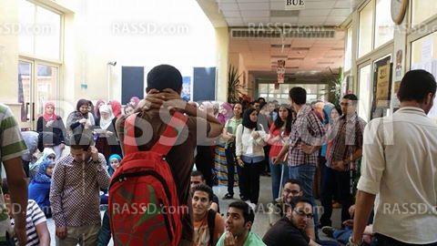 إضراب طلاب “أسنان” الجامعة البريطانية اعتراضًا على فصل زملائهم