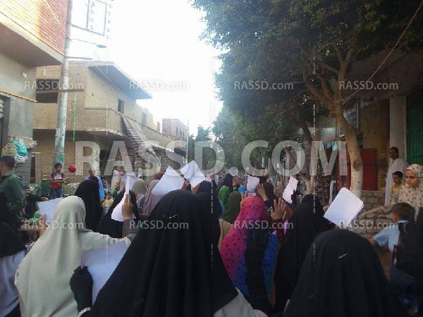 صور | مسيرة لـ”نساء ضد الانقلاب” بالمنيا