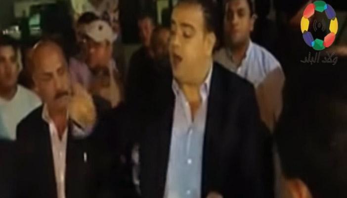 بالفيديو.. محافظ الفيوم لـ مواطنة: لما الرجالة تتكلم الستات تسكت