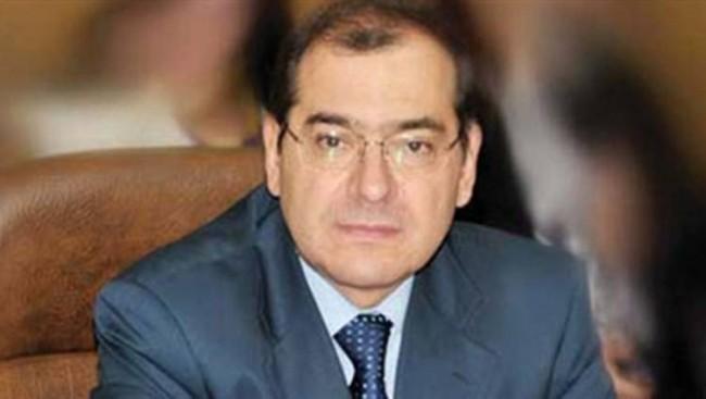 الحكومة تدرس طرق إحكام الرقابة على السولار والبنزين