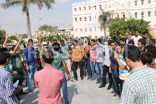 طلاب أكادمية الشروق يتظاهرون للإفراج عن زملائهم