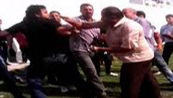 الإبراشي يعرض فيديو لمدير مدرسة يعتدي بالجنزير على معلم