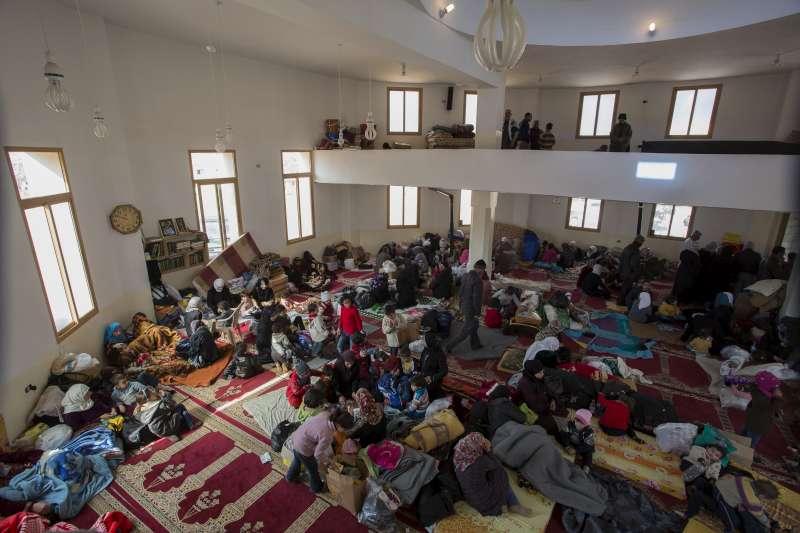 انتهاكات بحق لاجئي سوريا في عرسال وسط مطالبات بفتح تحقيق