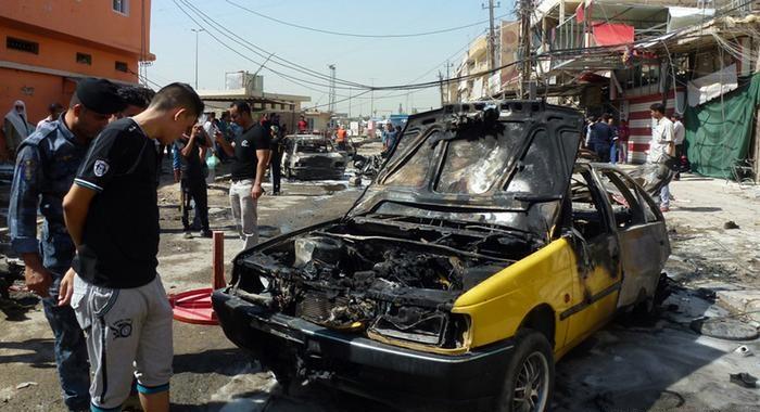 32 قتيلاً على الأقل في 3 تفجيرات ببغداد