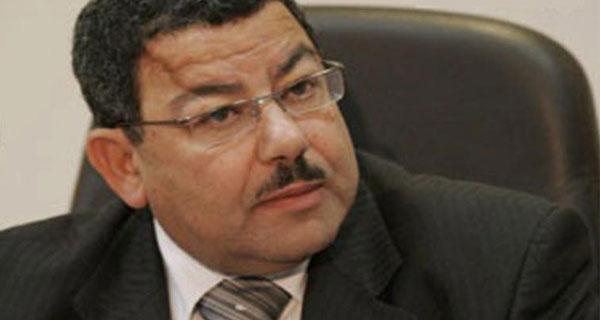 عبدالفتاح: “رجعنا تاني لأجهزة خدمة الفرعون ونفاقه”