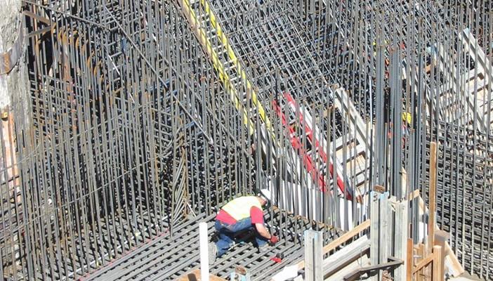 ثبات أسعار مواد البناء واستمرار ارتفاع الخضروات والفواكه