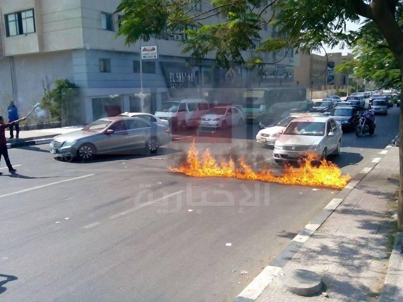 طلاب الأزهر يقطعون الطريق احتجاجًا على اقتحام هندسة الإسكندرية