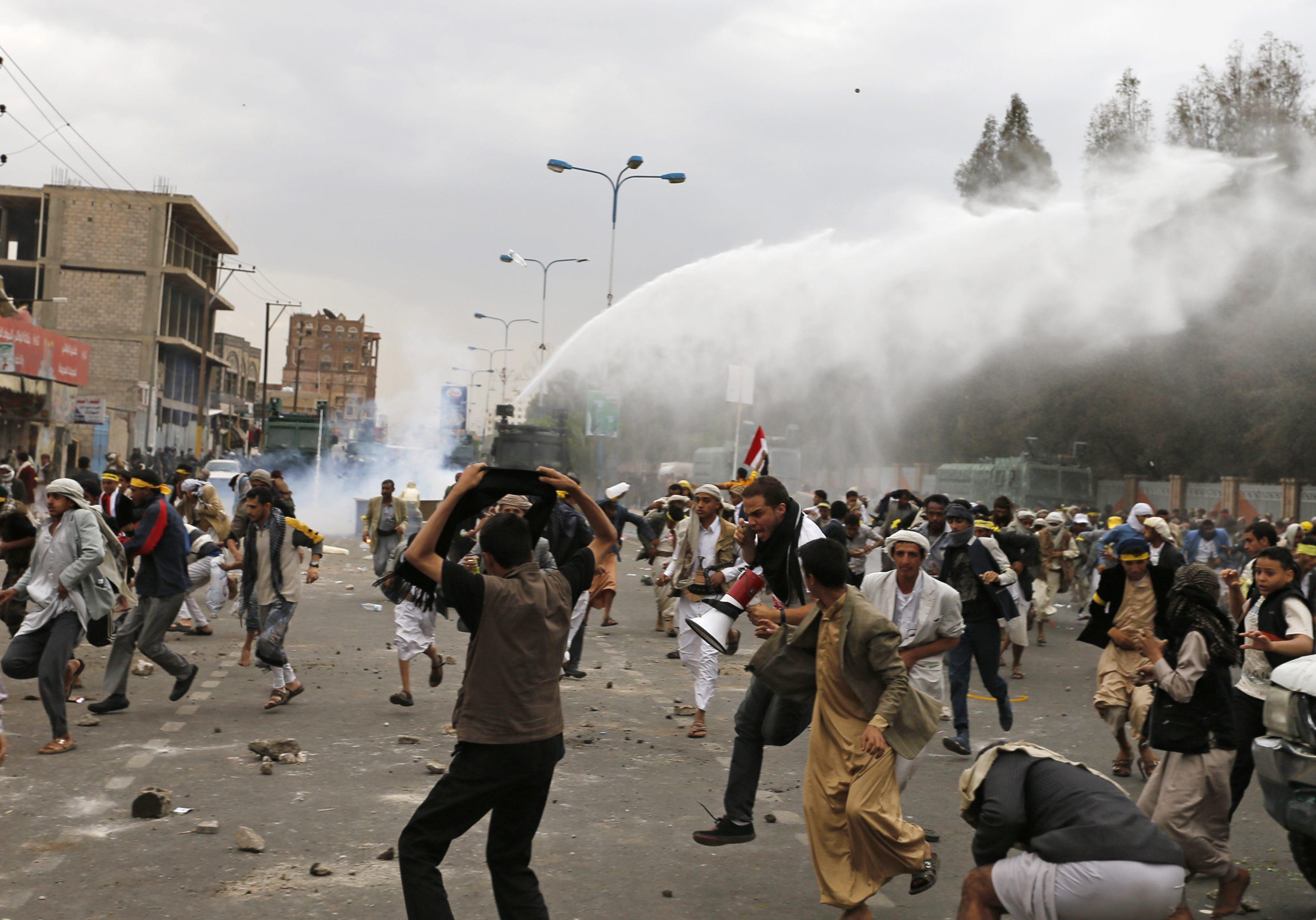 بريطانيا تعتزم طرح مشروع هدنة لوقف القتال في اليمن