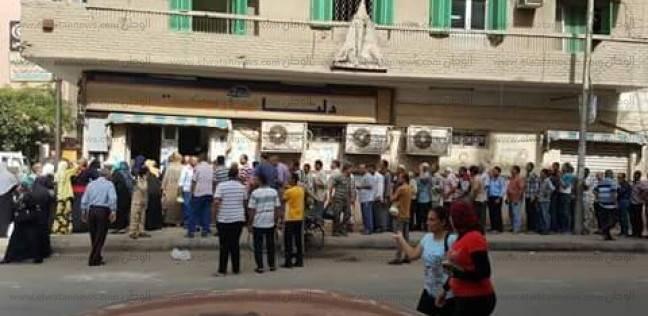 “أسوشيتدبرس”: معاناة المصريين تتزايد مع اقتراب قرض صندوق النقد