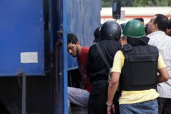 اعتقال 17 من ذوي المعتقليين من أمام محكمة طنطا