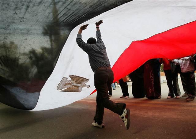 كم فارسا يمكن أن يتحمل ظهر الحصان؟؟ – أحمد نصار