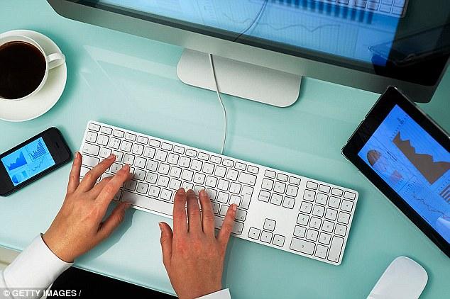 دراسة:  لوحة المفاتيج  تحتوي على بكتريا أكثر بـ 20 ألف مرة من المرحاض