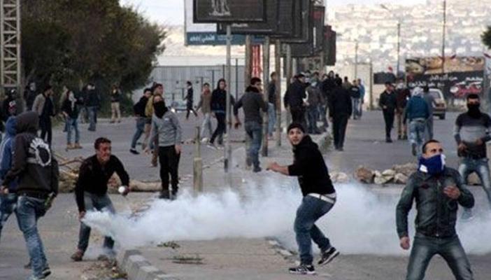 إصابة عشرات الفلسطينيين بمواجهات مع الاحتلال في “جمعة الغضب”