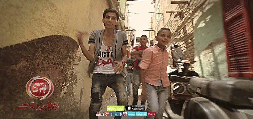 بالفيديو.. مرشح حزب النور يغني “مفيش صاحب”