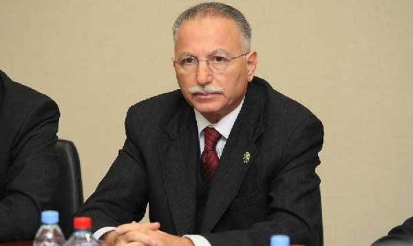 العلاقات الأمريكية الإسلامية يُكَرِّم “إحسان أوغلو” بواشنطن