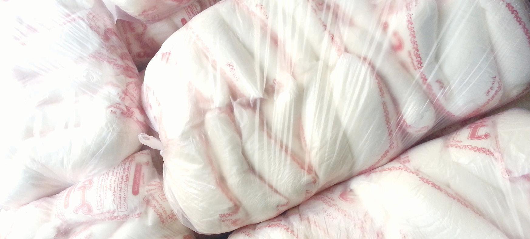 من لفافة السكر إلى دبدوب رابعة.. قضايا هزلية سخر منها الرأي العام