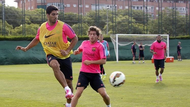 “دوجلاس” الغائب الوحيد عن مران برشلونة