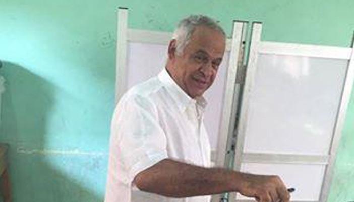 رئيس سموحة يدلي بصوته في “مصطفى كامل”