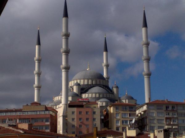 تركيا تطلق اسم “محمد مرسي” على أحد مساجدها