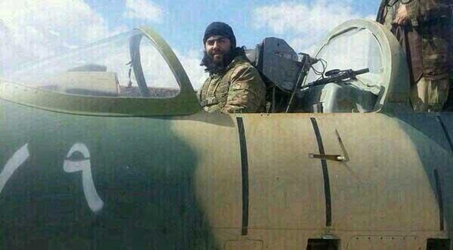 فيديو| لحظة تحليق أول طائرة لـ”داعش” بسوريا