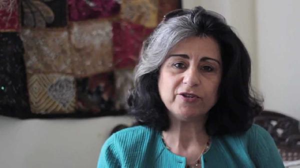 أهداف سويف لـ” الأوبزرفر”: الاستبداد يحكم قبضته على مصر