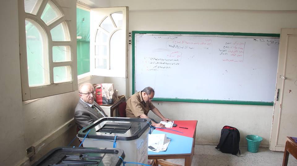 بالصور.. لجان المحافظات تتسول الناخبين في اليوم الثاني