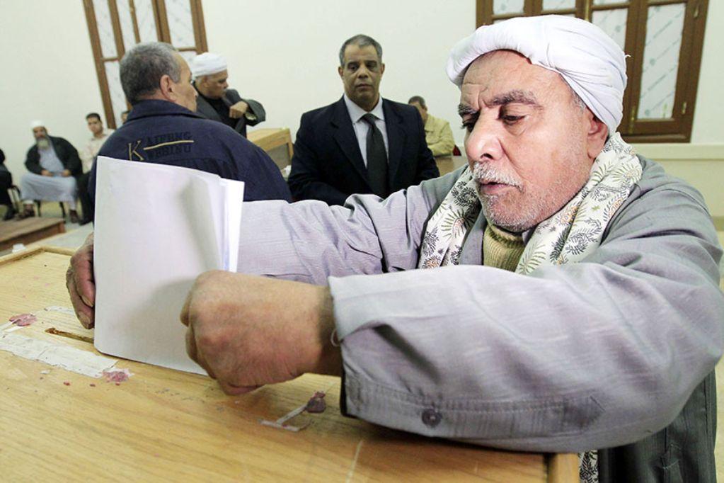 عميد سابق بالجيش يهدد رئيس لجنة: “أنا حاربت في 73 وهاكلبشك”