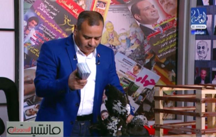 بالفيديو.. “بطة” تضع “القرموطي” في موقف محرج على الهواء