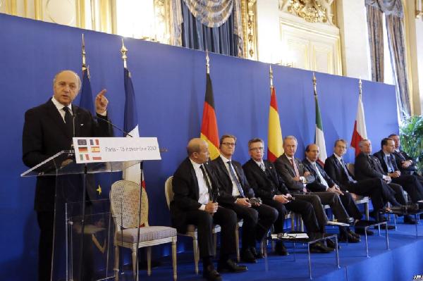 الاتحاد الأوروبي يبحث مواجهة “إيبولا” و”داعش”