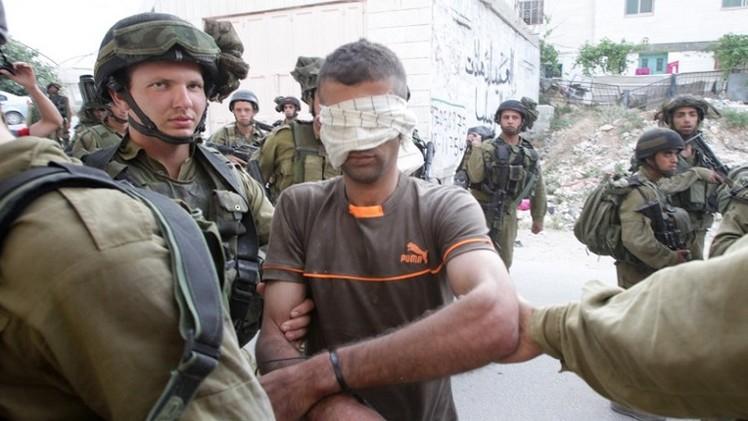 فلسطين: اعتقالات واقتحام للمنازل بالضفة.. وتهويد لبيوت “سلوان”