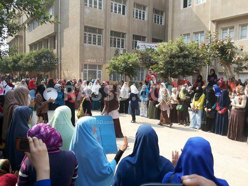 وقفة لطالبات ضد الانقلاب في تفهنا الأشراف