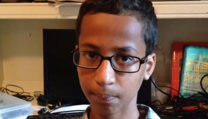 “صبي الساعة” السوداني ينتقل للعيش في قطر بعد تلقيه منحة دراسية فيها