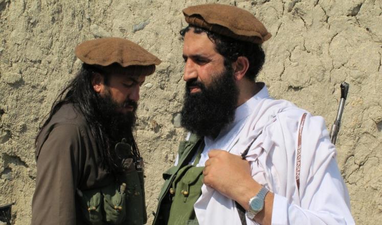 طالبان الباكستانية تعزل المتحدث باسمها لانضمامه لـ “داعش”