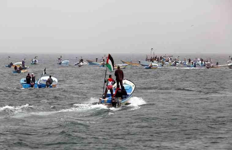 البحرية الصهيونية تعتقل 5 صيادين فلسطينيين قبالة بحر غزة