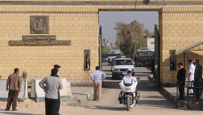 أهالي معتقلي سجن طرة: “الحقوا ولادنا قبل ما يموتوا”