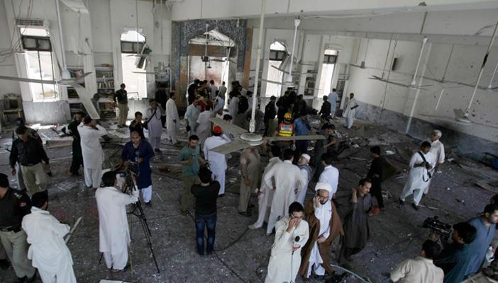 مقتل 10 في تفجير مسجد للشيعة بباكستان