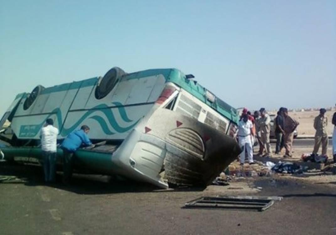 إصابة 10 مجندين في حادث انقلاب أتوبيس أعلى محور المريوطية