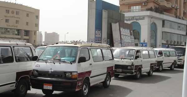 المواطن ..”احنا الشعب الغلبان اللي بيتاخد في الرجلين”