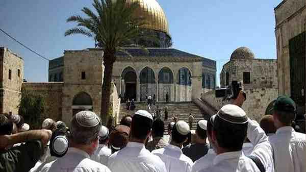 حاخام صهيوني يوقع على وثيقة تحرم على اليهود دخول الأقصى