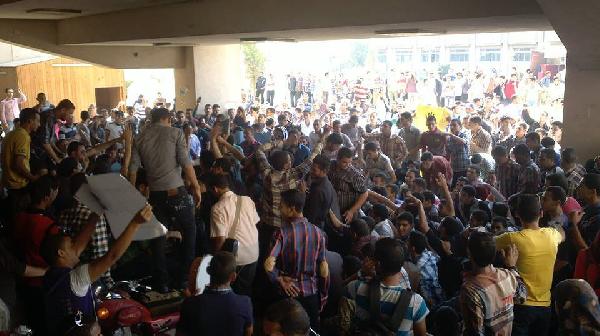 طلاب أزهر بأسيوط‬ يتظاهرون  ضد الإنقلاب