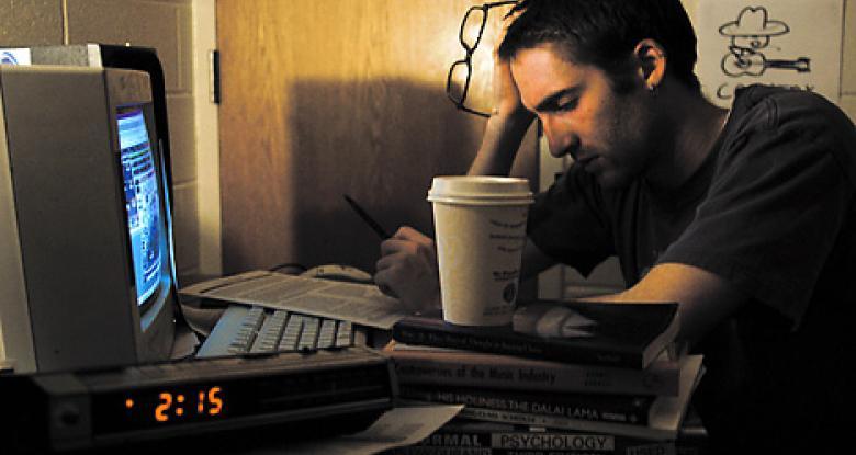 دراسة.. النوم أقلّ من 6 ساعات يؤدي للإصابة بالسكر والسكتات الدماغية