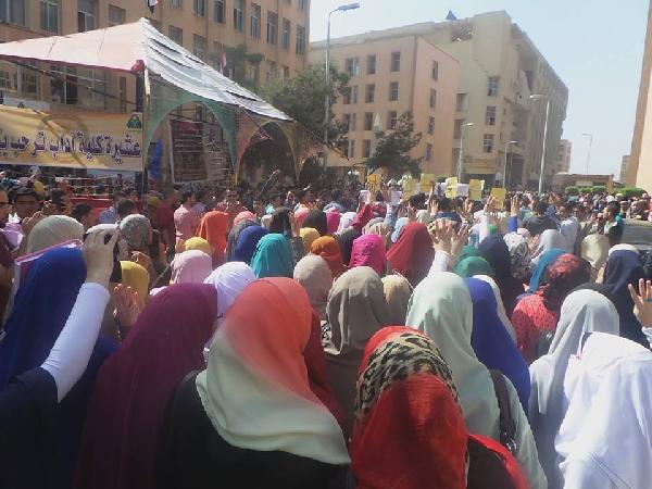 مسيرة رافضة لحكم العسكر في جامعة المنوفية