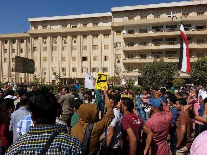 وقفة لطلاب بني سويف ضمن فعاليات أسبوع “أسقطوا النظام”